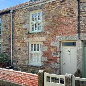 New, Pear Tree Cottage in Gweek