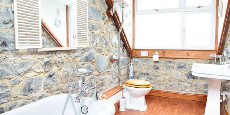 By The Seashore En-Suite Bathroom