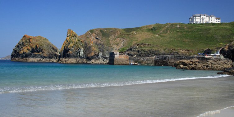 Mullion Cove Beach