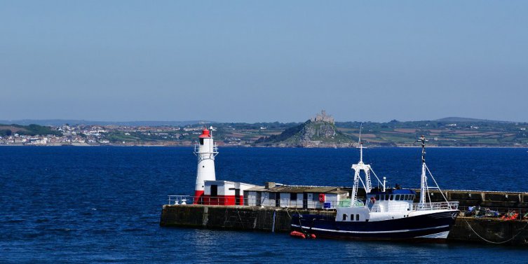 Newlyn Lighthouse & St Micheal's Mount