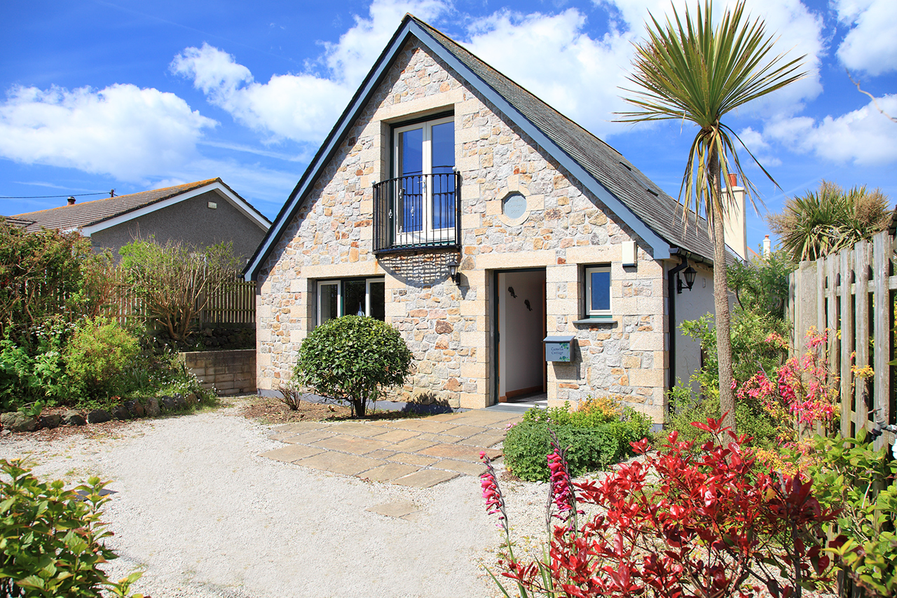 Camellia Cottage, Lizard