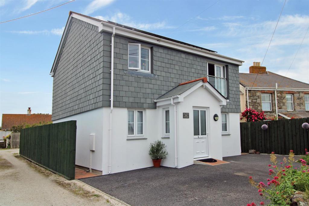 Atlantic View Cottage in The Lizard Cornwall