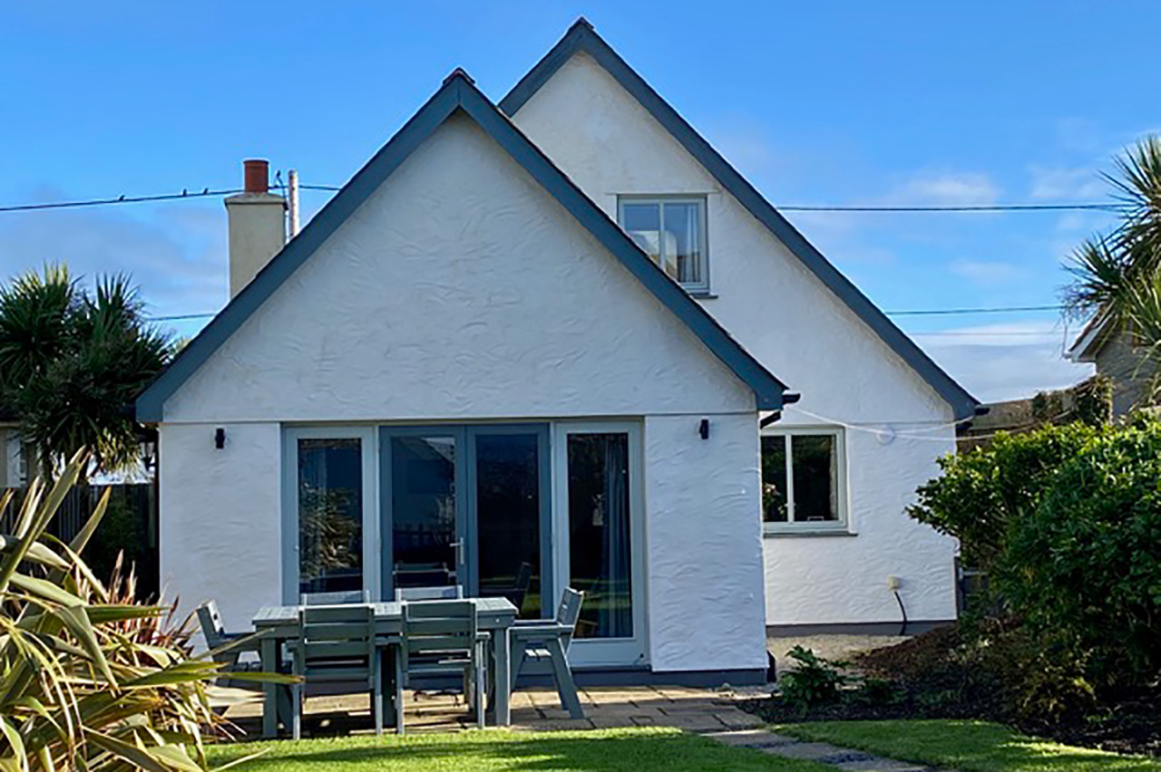 Camellia Cottage, Lizard