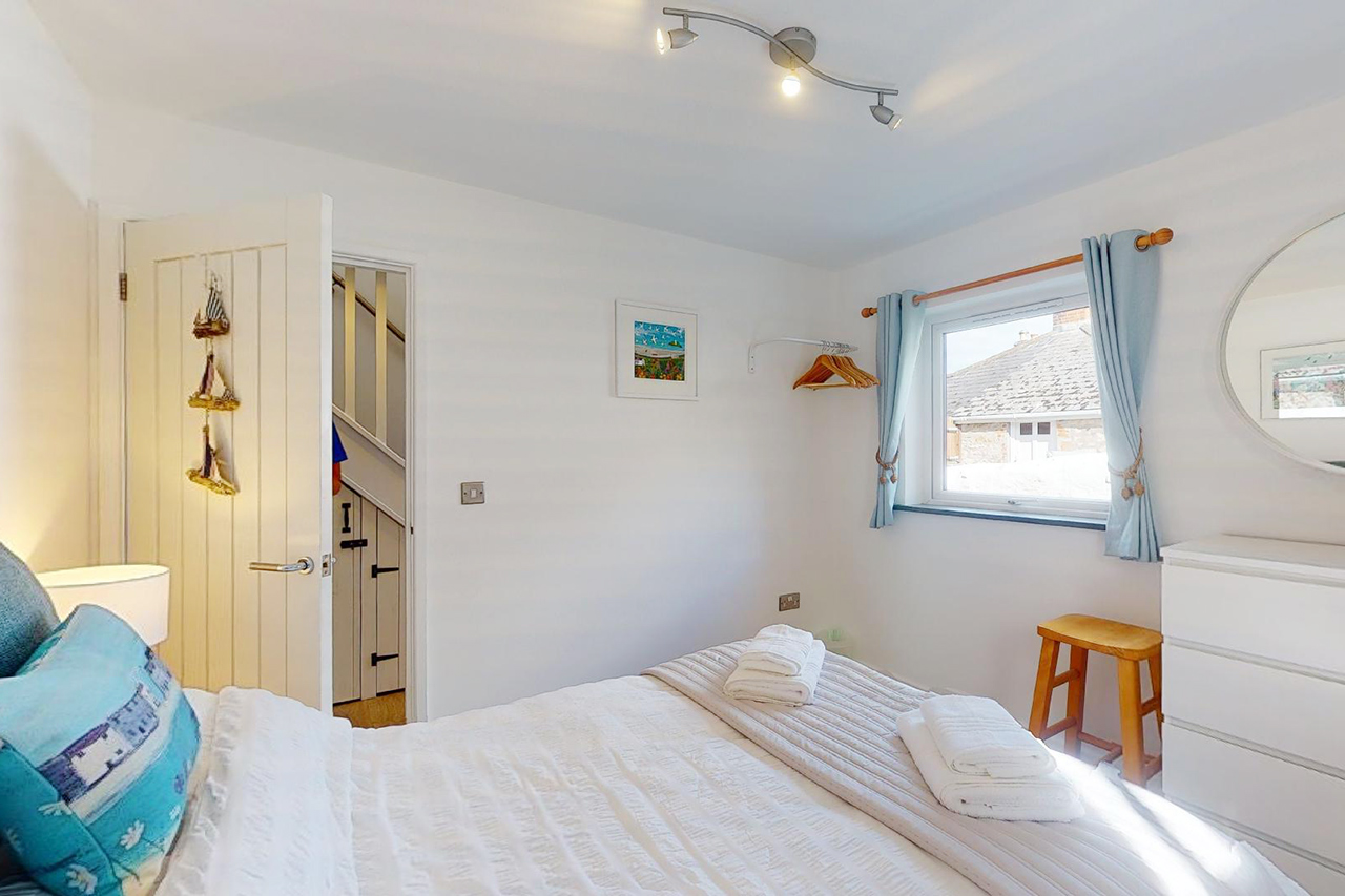 Church View Modern Holiday Home in Porthleven, Cornwall Cornish