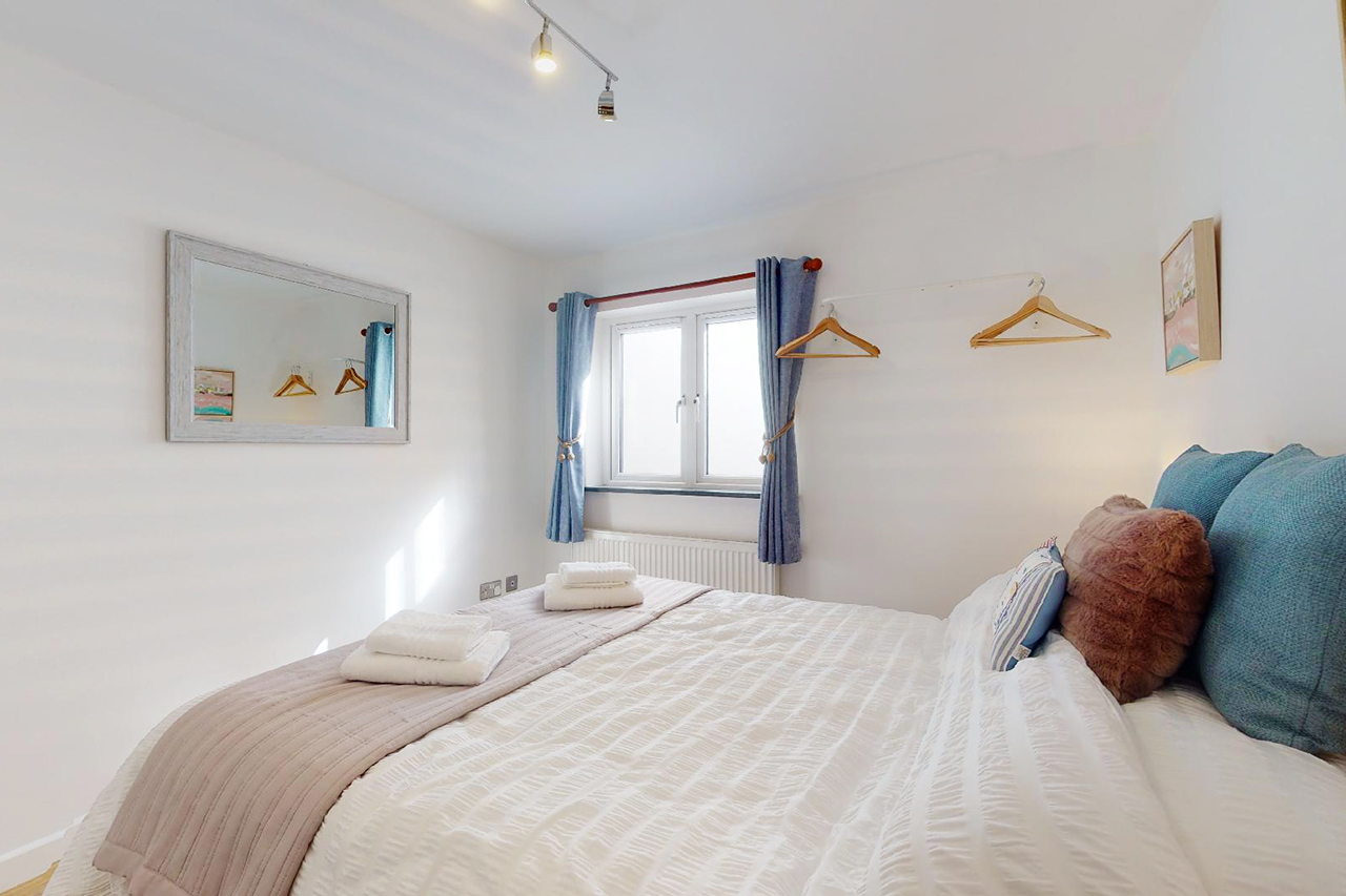 Church View Modern Holiday Home in Porthleven, Cornwall Cornish