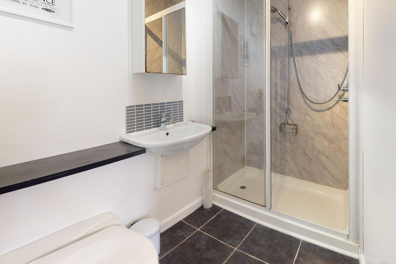 Church View Modern Holiday Home in Porthleven, Cornwall Cornish