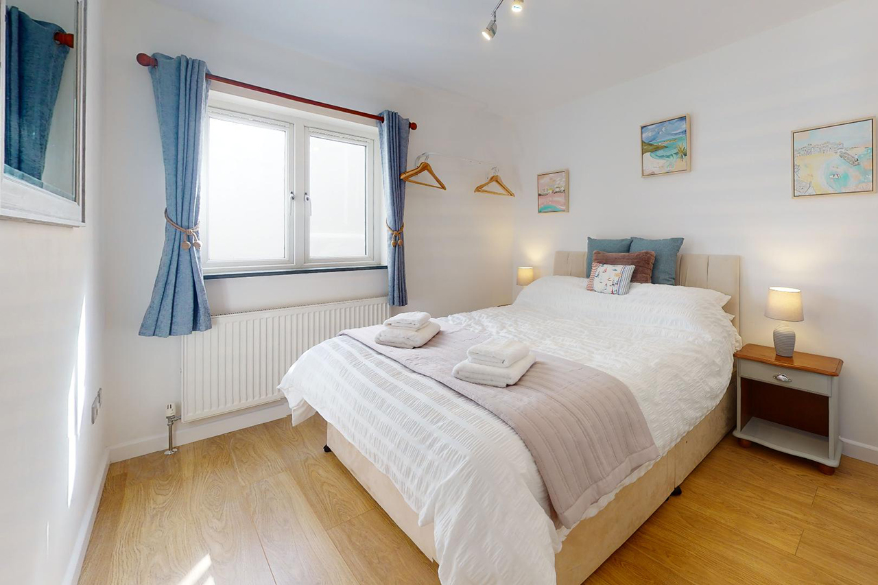 Church View Modern Holiday Home in Porthleven, Cornwall Cornish