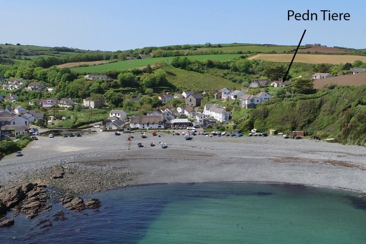 Pedn-Tiere, Porthallow