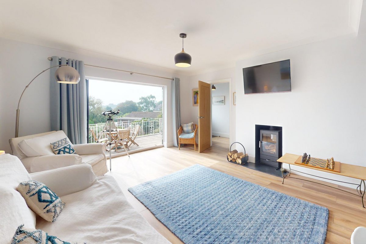 Trevean Holiday Cottage in Coverack, Living